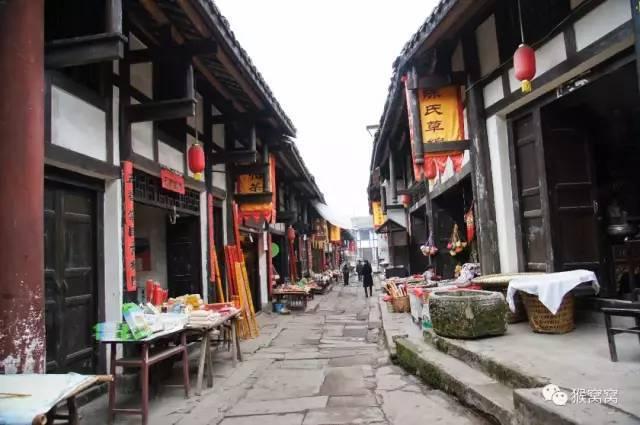 莒南县朱芦镇党委书记郑宝剑到横沟工作区调研村集体增收工作